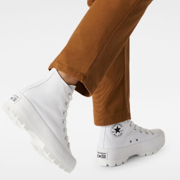 Chuck Taylor All Star Lugged
Leather women size 10.5 like new men’s 9 unisex - Picture 4 of 14